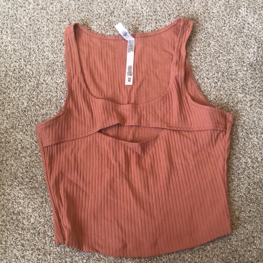 Victoria sport crop tank